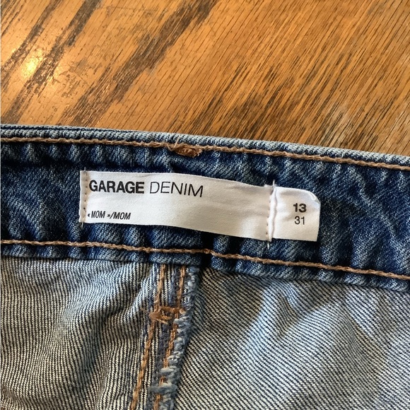 Garage Mom jeans with distressed hems - Picture 8 of 10